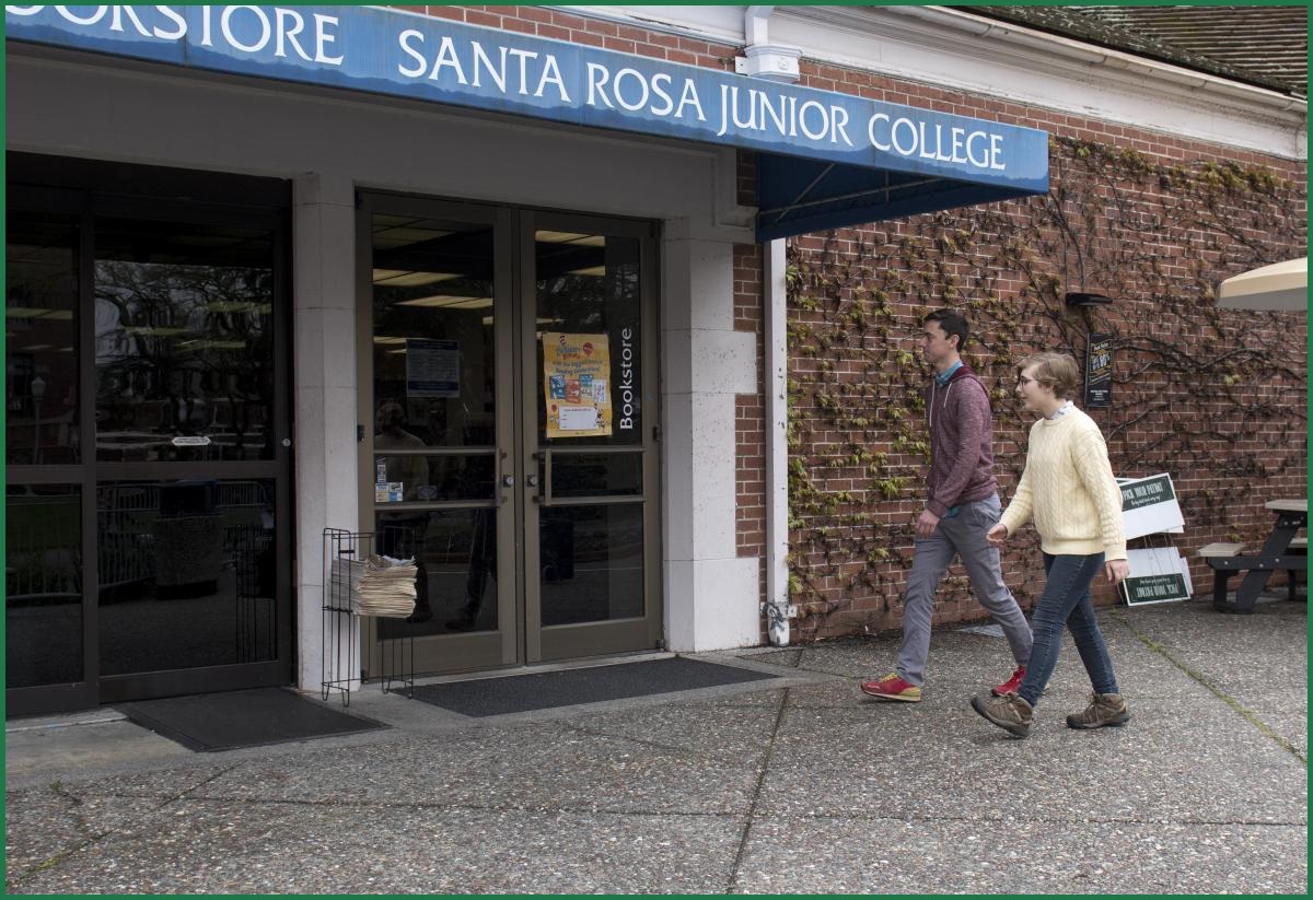 High school Dual Enrolled SRJC Students at the bookstore